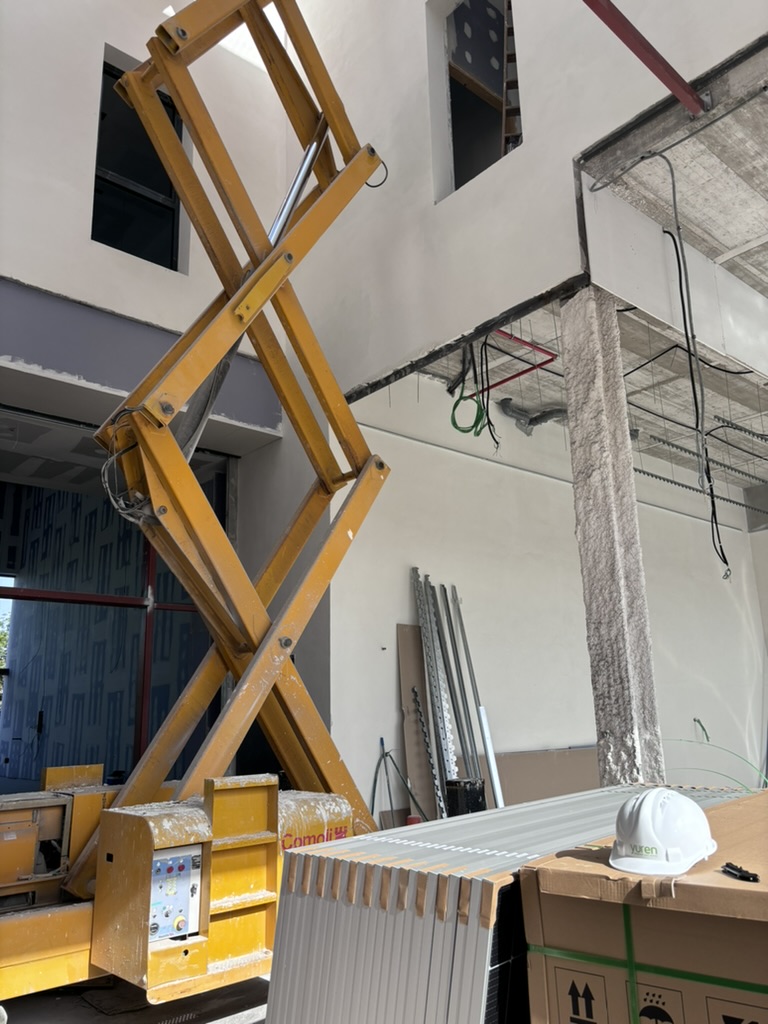 Instalación solar en nave en construcción, Yuren Energía